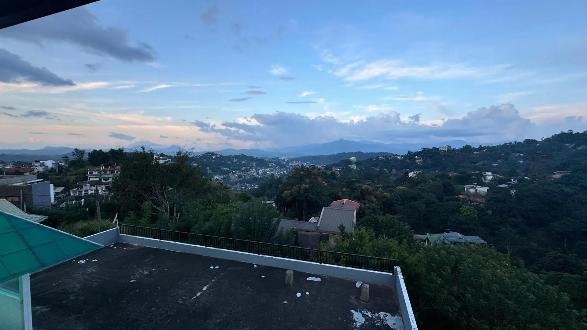 Kandy Alpine Breeze Bed & Breakfast