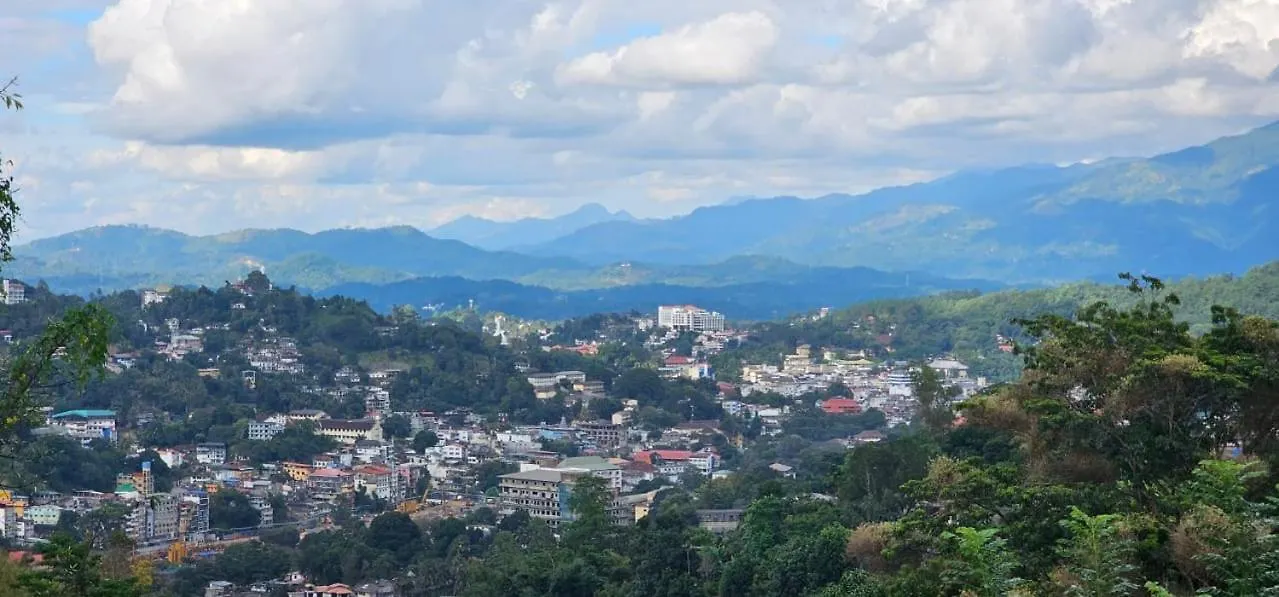 Kandy Alpine Breeze Bed & Breakfast